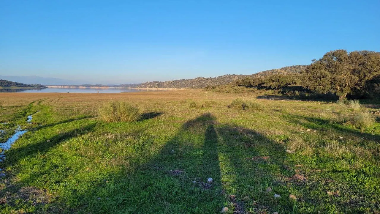 FINCA EN PERALEDA DE SAN ROMAN (Extremadura)