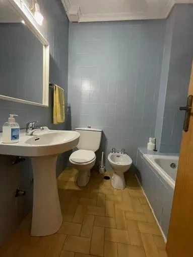 CASA EN PRIEDALAVES (Avila)