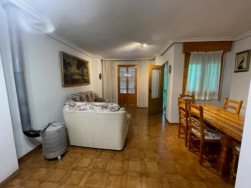 CASA EN PRIEDALAVES (Avila)