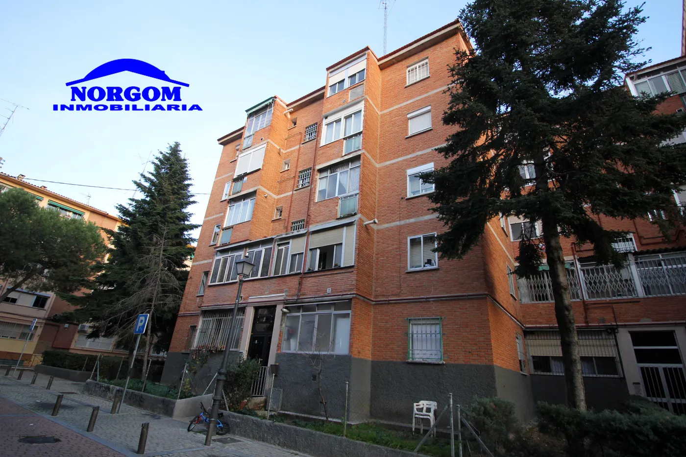 Se vende vivienda en calle Velez Malaga