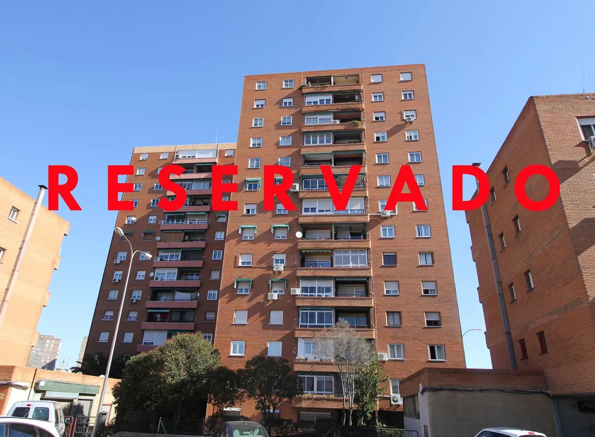 Piso a la venta en calle ramon perez de ayala
